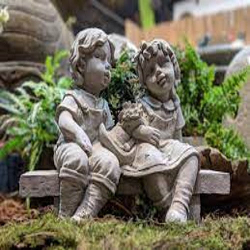 GARDEN STATUES & ORNAMENTS